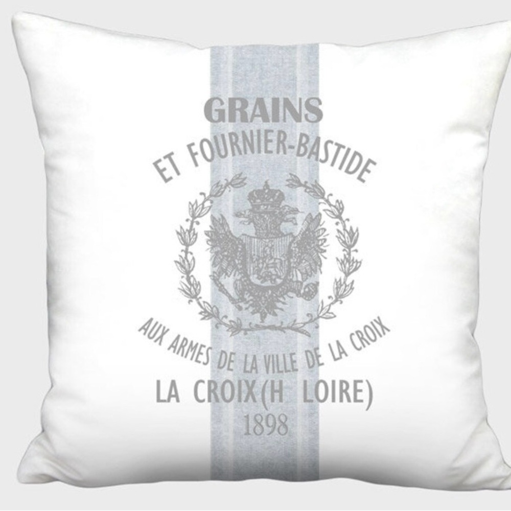 Accent pillow cover. 18x18 French country grain sack print.